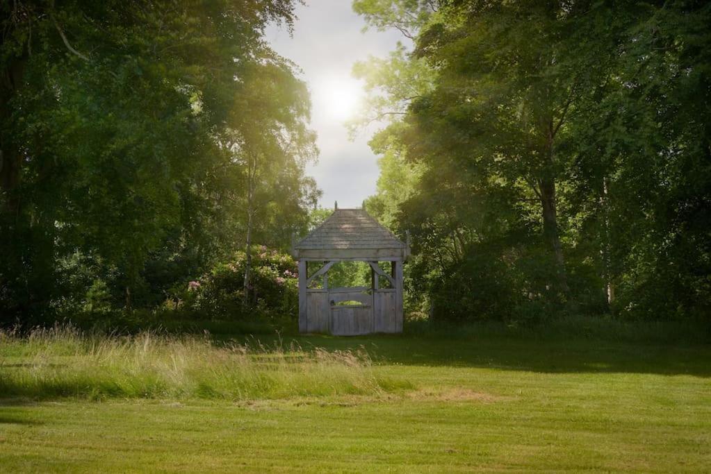 Idyllic 12 Bedroom Country Home Forres Exterior foto